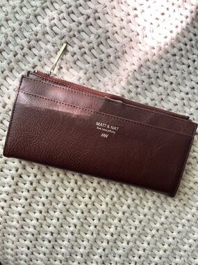 MATT & NAT Brown Zip Wallet
